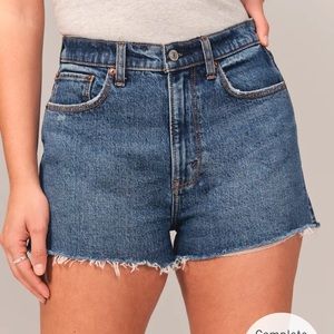Abercrombie curve love mom shorts